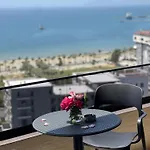 Seamare & شقة فندقية فلورا