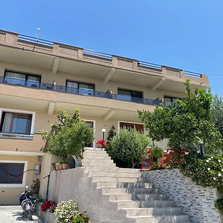 Seamare & Apart-hotel 3*