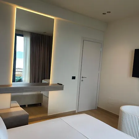 Seamare & Aparthotel Vlorë