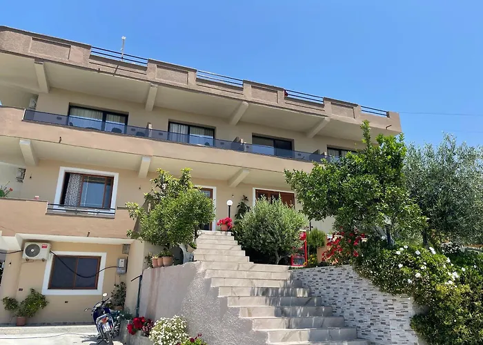 Seamare & Aparthotel 3*