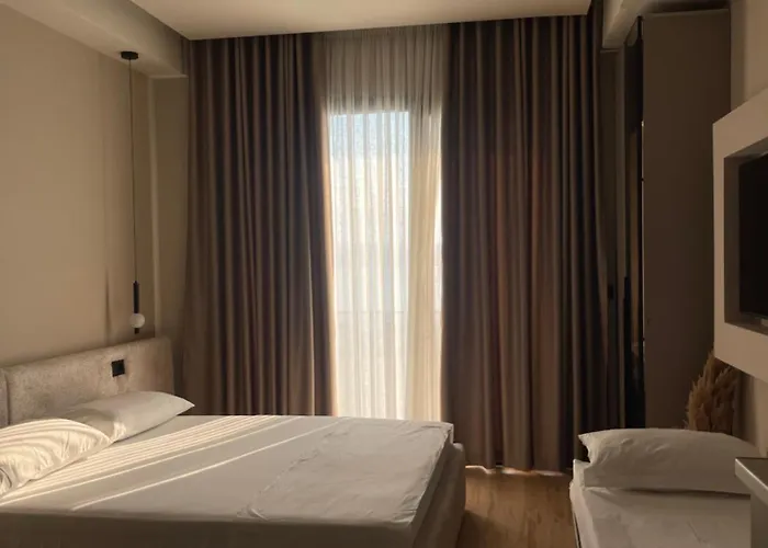 Seamare & Aparthotel Vlorë