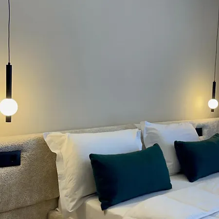 Seamare & アパートホテル Vlorë